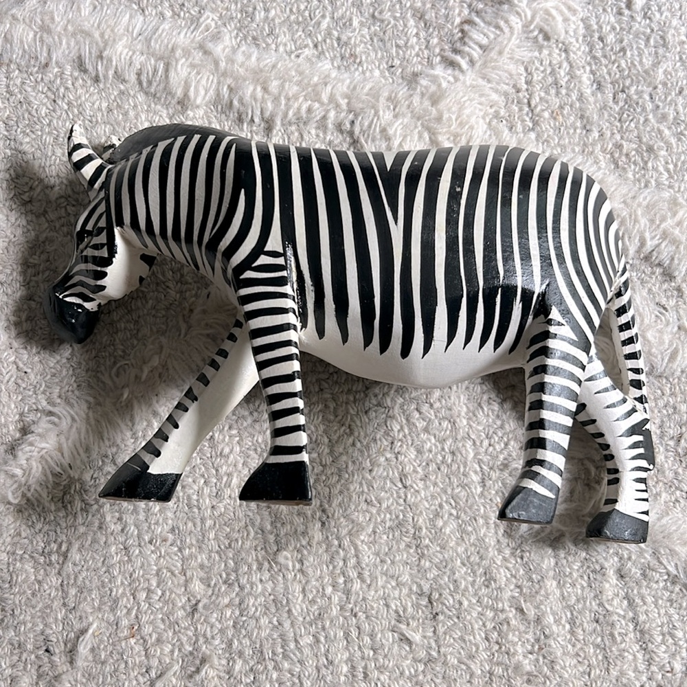 🦓 WOODEN ZEBRA 11” x 6” FIGURINE HOME ACCENT DECOR - Picture 6 of 7